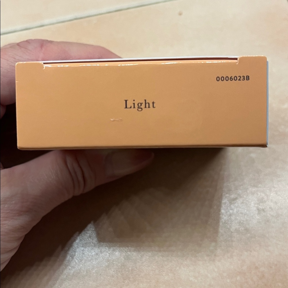 Laura Geller Baked Balance-N-Brighten Foundation - Color Correcting. - Picture 2 of 3